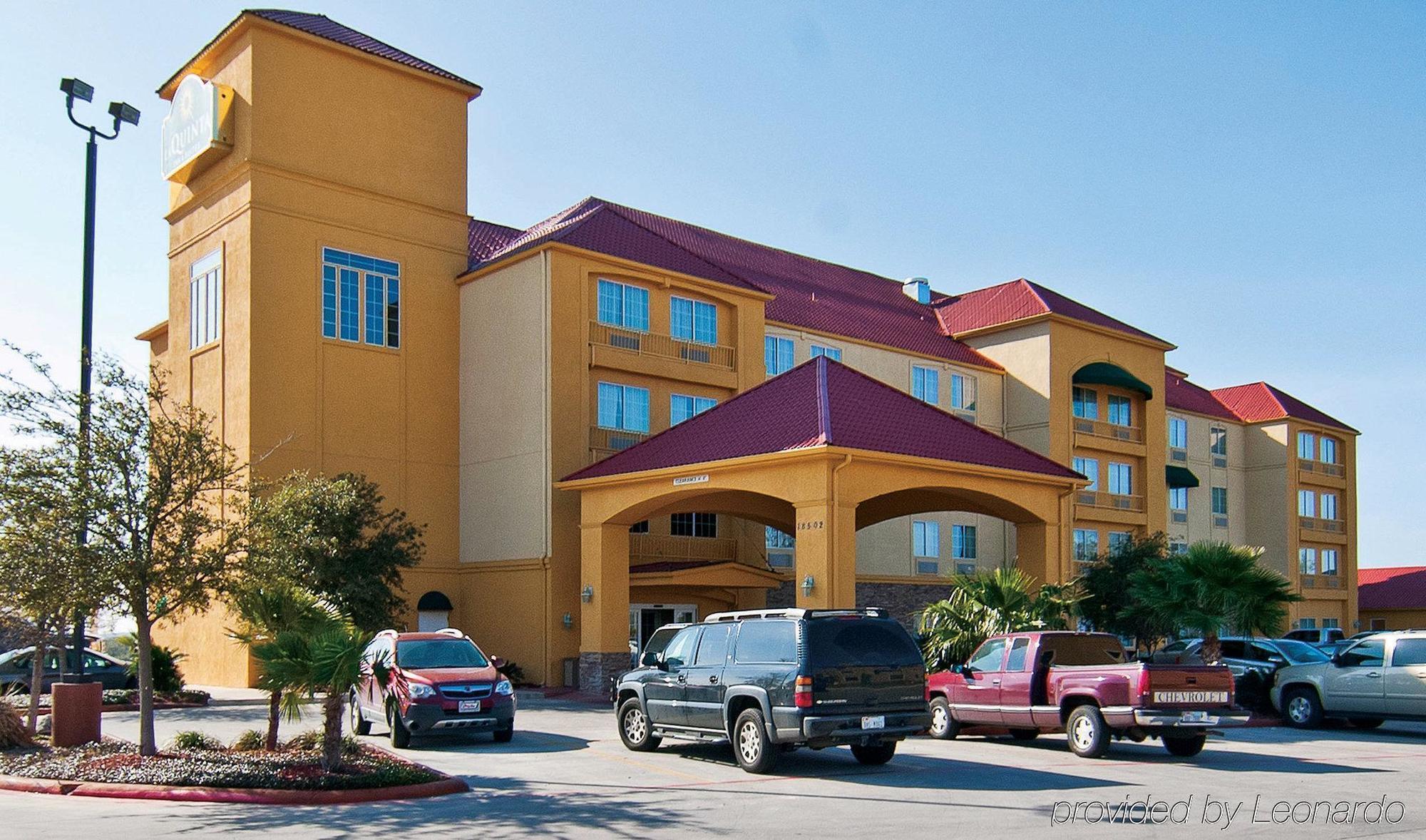La Quinta By Wyndham North Stone Oak Hotel